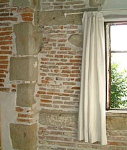 Do wall features with odd
                    bricks, make a fortune as an artisan. COTTAGE
                    INDUSTRY for any man